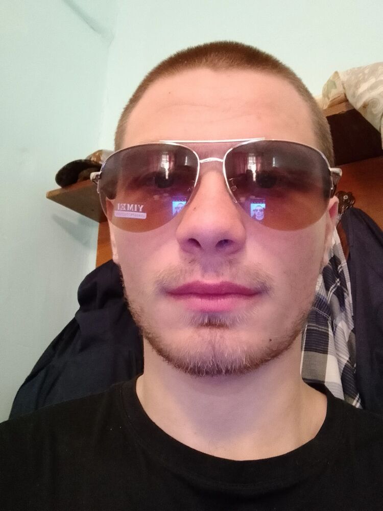  44079759  , 24 ,    