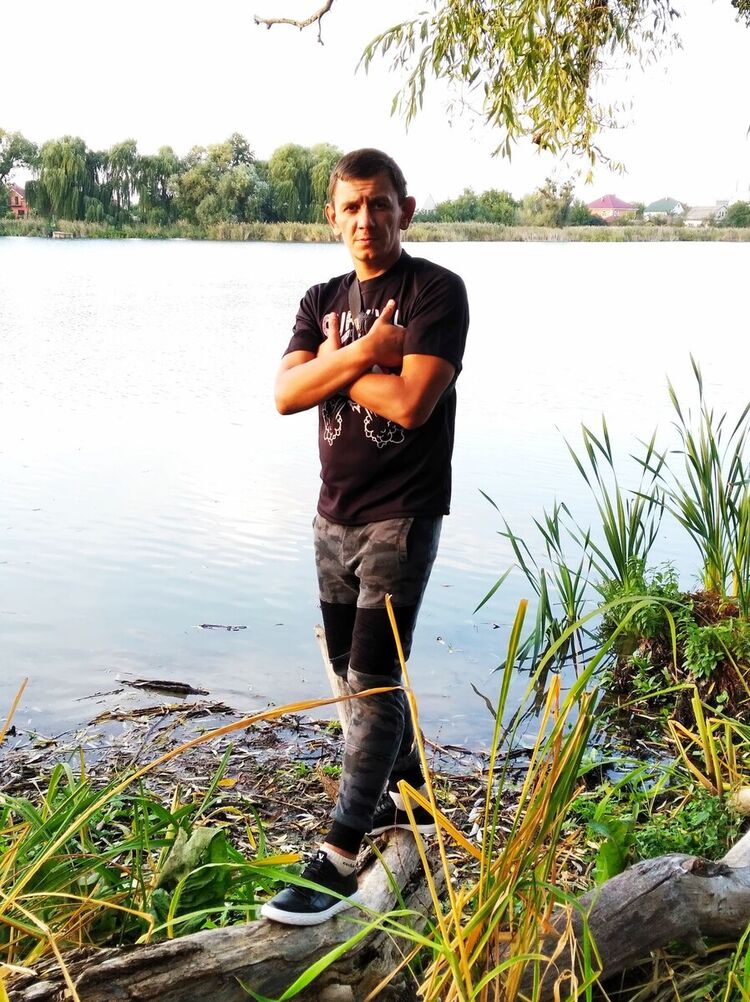  22323839  Denis, 43 ,    