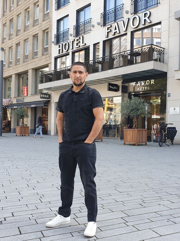  28374759  Amir, 30 ,    Kirchheim