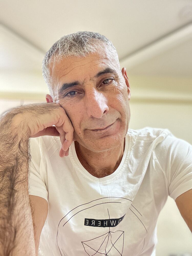  31977829  Abdulkadir, 50 ,    -