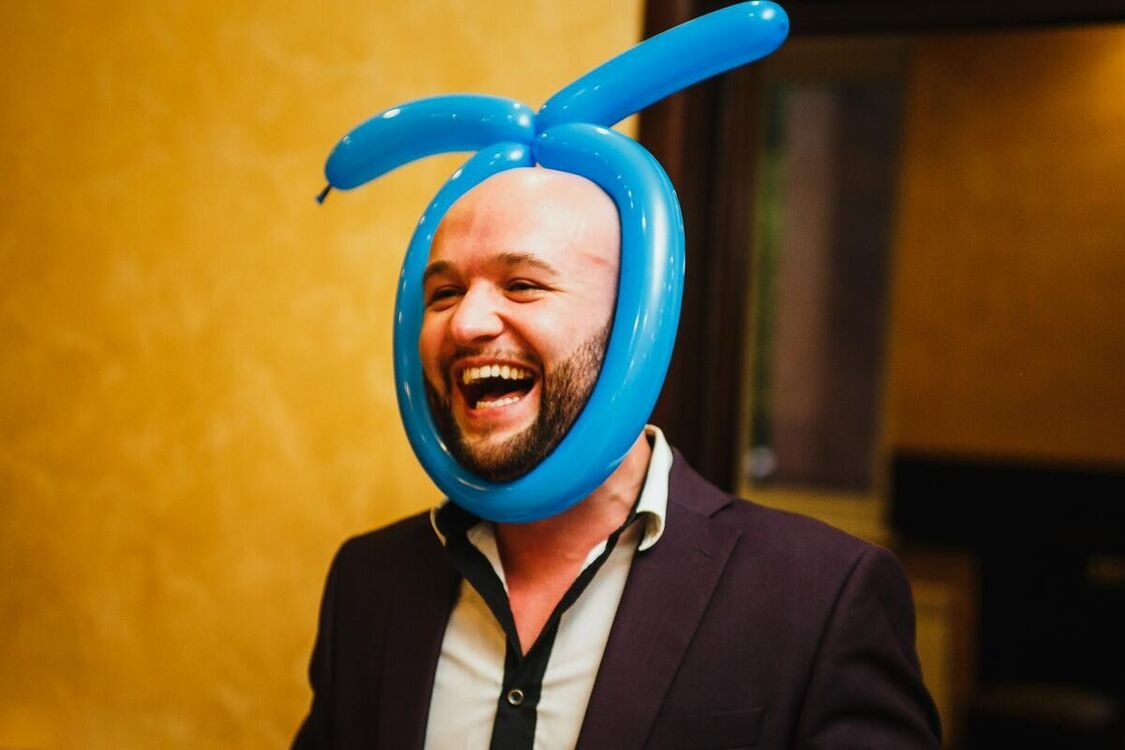  8231999  Roman, 37 ,    