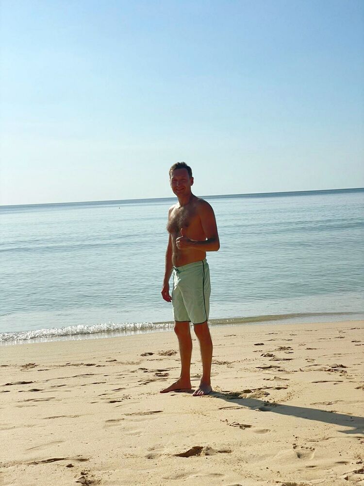  31442159  Artur, 40 ,    Phuket