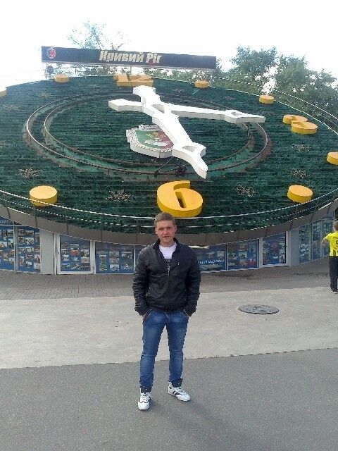  ,   Denis, 32 ,   ,   , c 