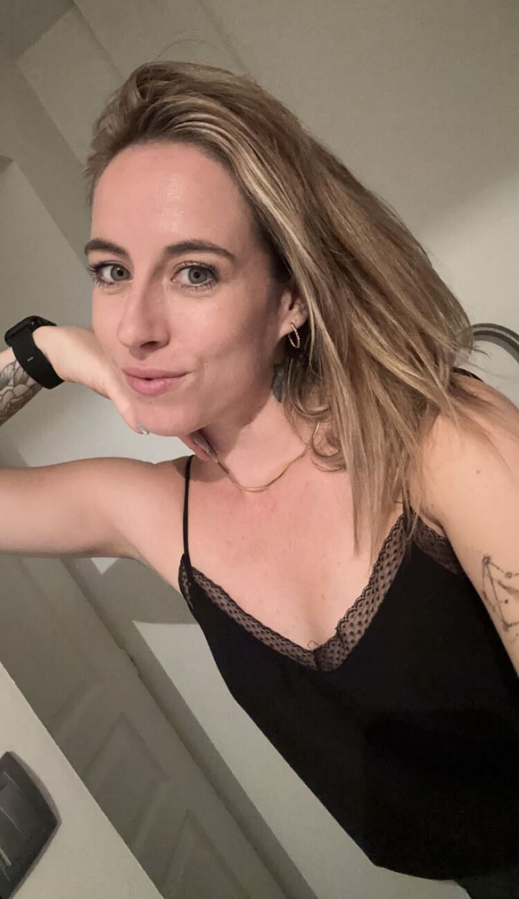  53442269  Evelyne, 35 ,    