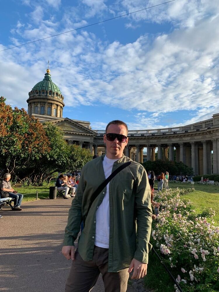  53967949  Anton, 42 ,    