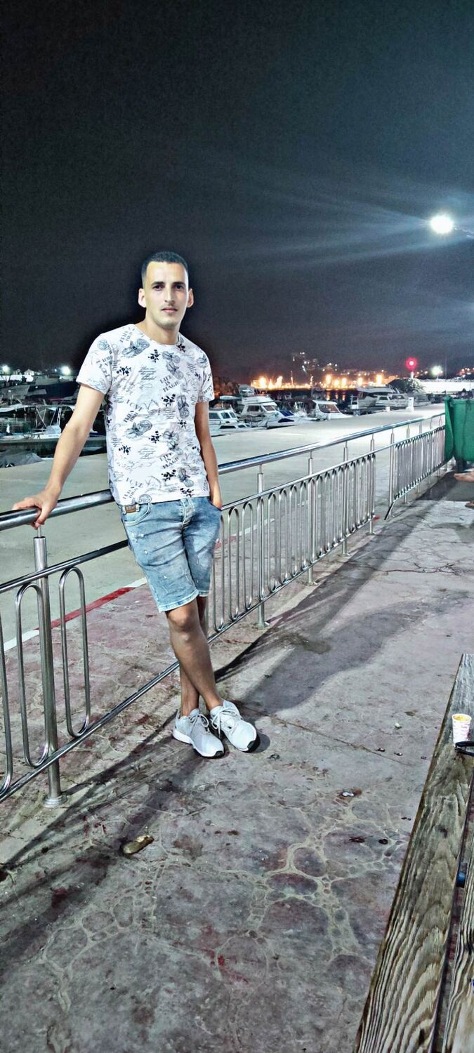  42147359  Houssem, 32 ,    Algiers