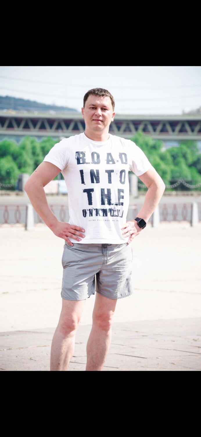  ,   Maksim, 44 ,   ,   , c 