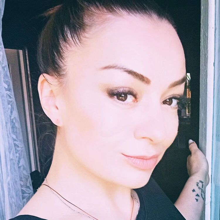  49145659  Anastasia, 40 ,    