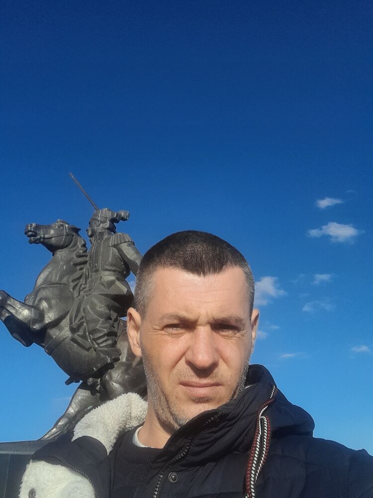  --,   Yrriy, 43 ,   ,   , c , 