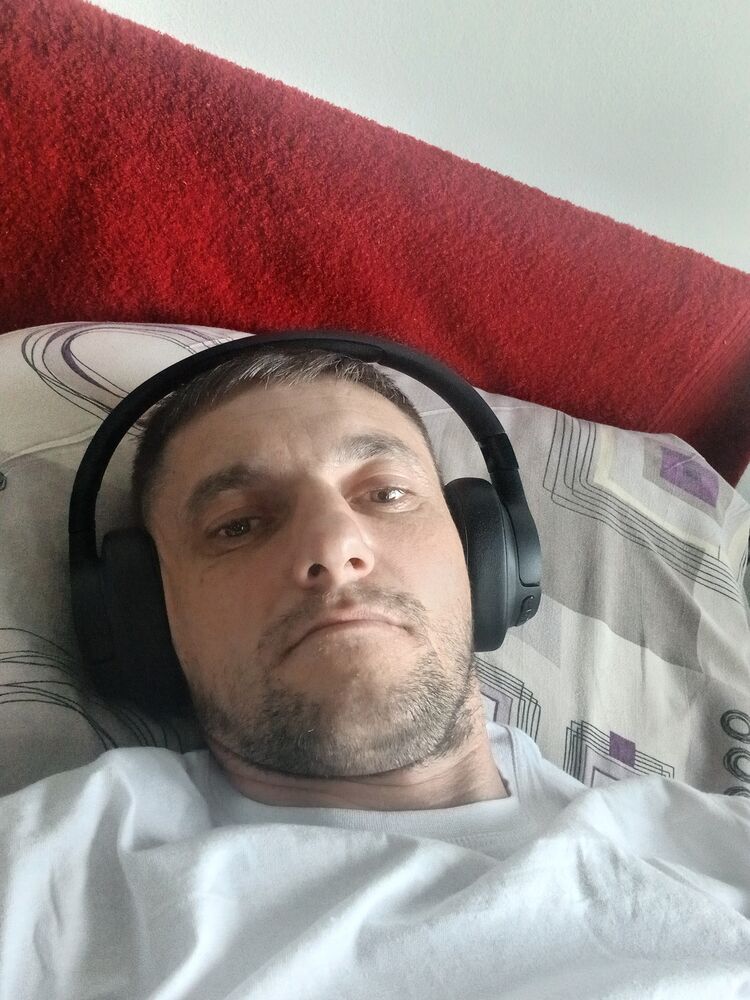 43340029  , 37 ,    