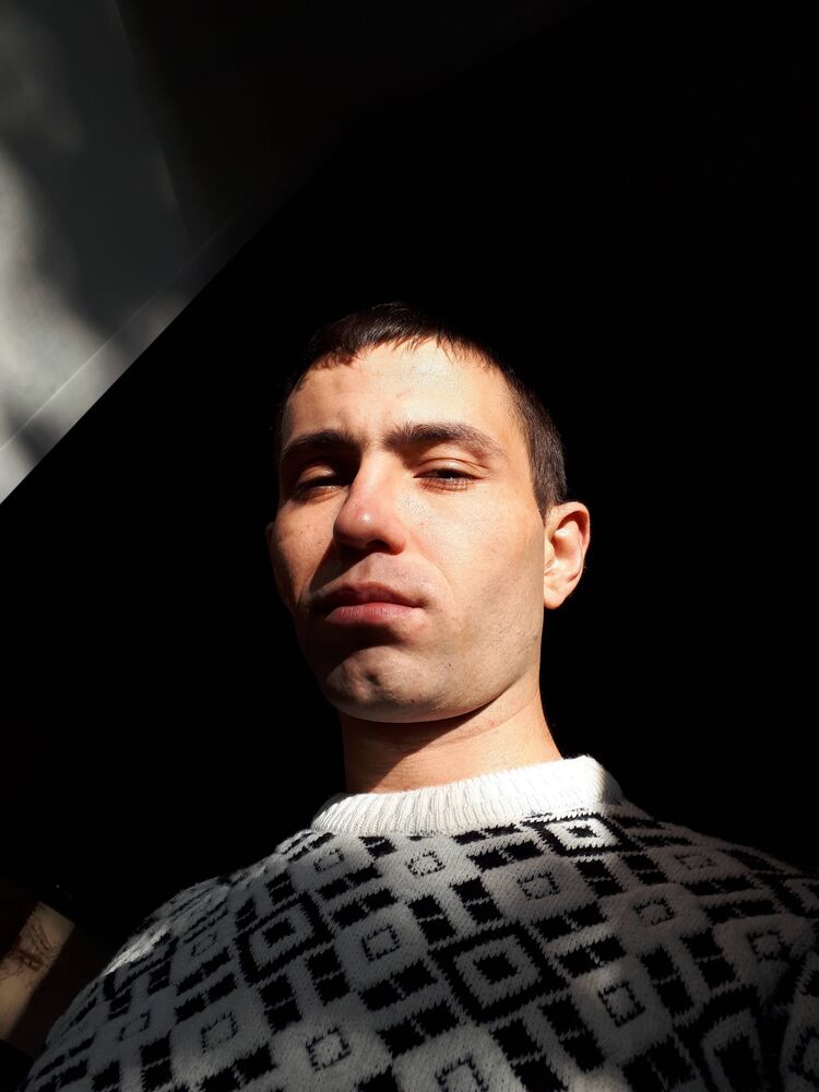  48970069  , 34 ,    