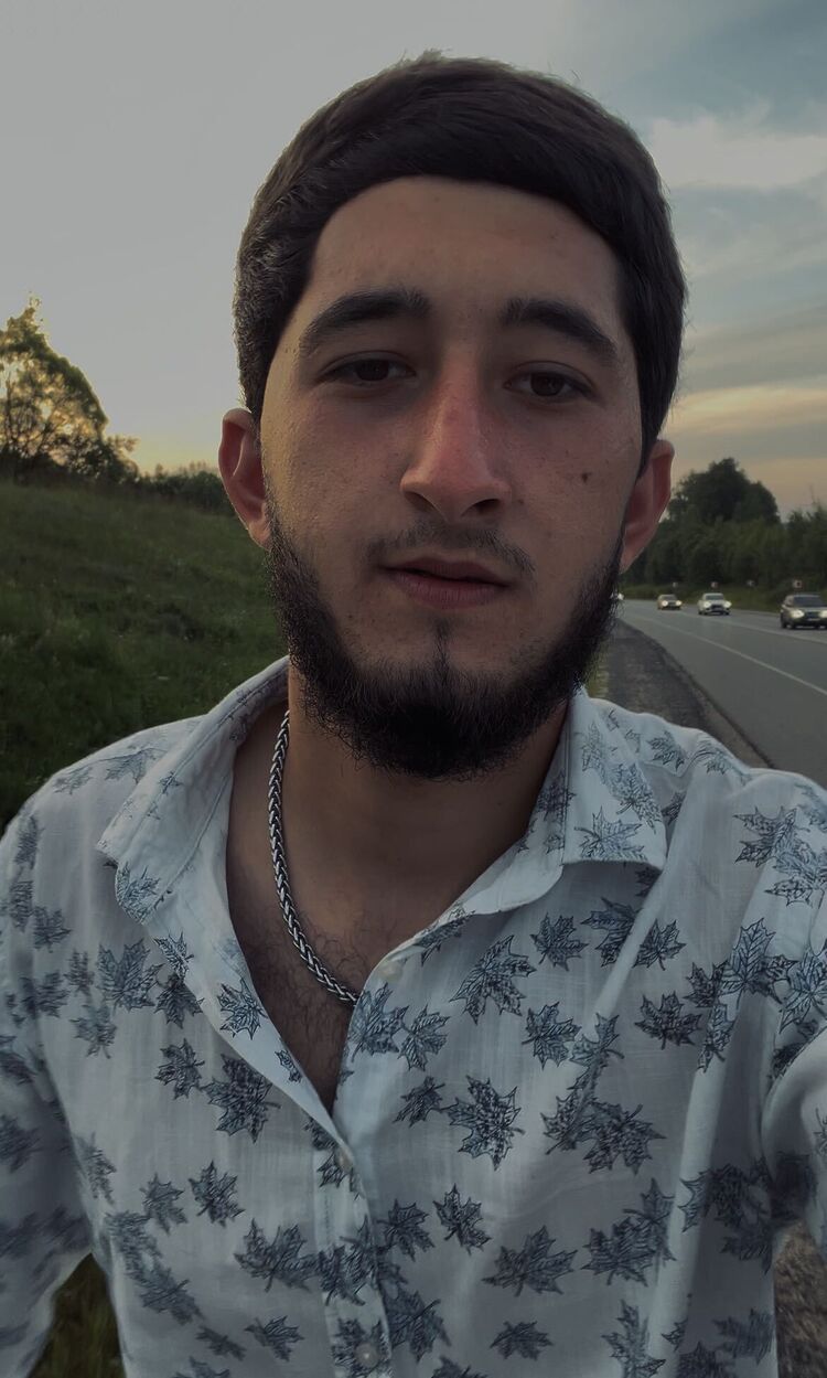  52666489  Ismayil, 19 ,    