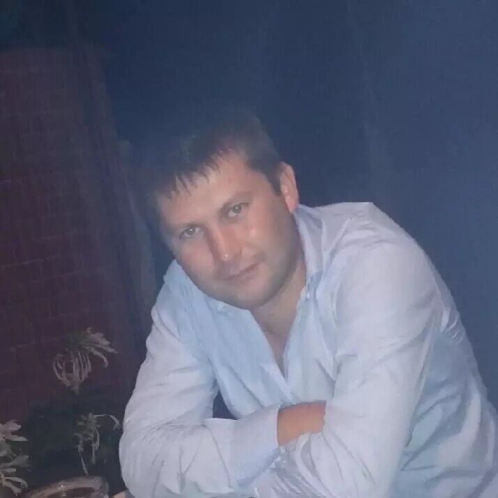  20083769  Aleksandr, 38 ,    