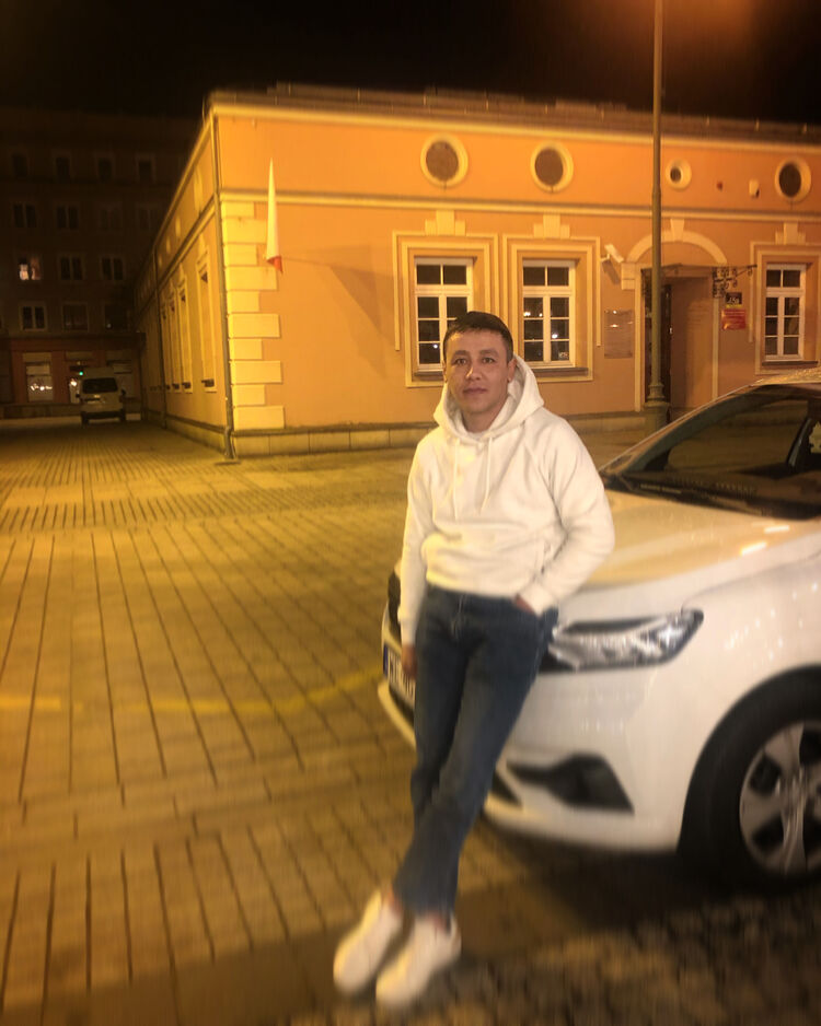  28377589  , 28 ,    Bielany Wroclawskie