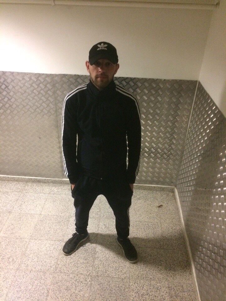  9957389  , 34 ,    -