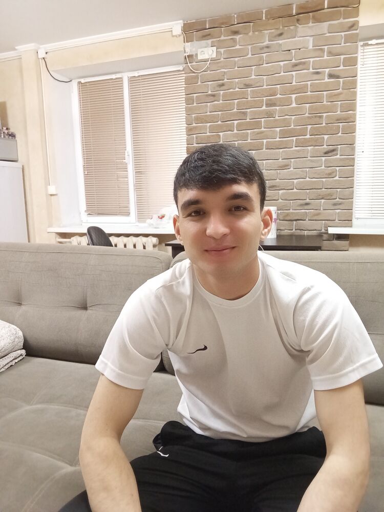  51946289  Kerim, 24 ,    