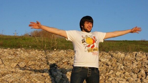  ,   Alik, 35 ,   