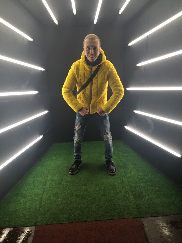  ,   Vitalii, 33 ,   