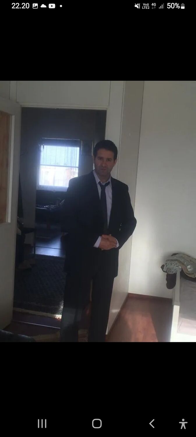  34577899  Omar, 45 ,    