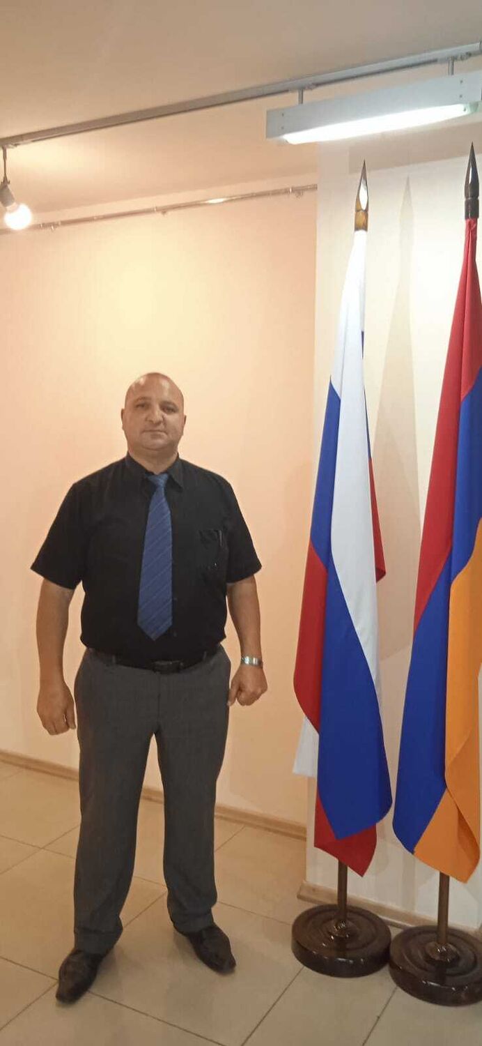  44455599  Shahen, 49 ,    