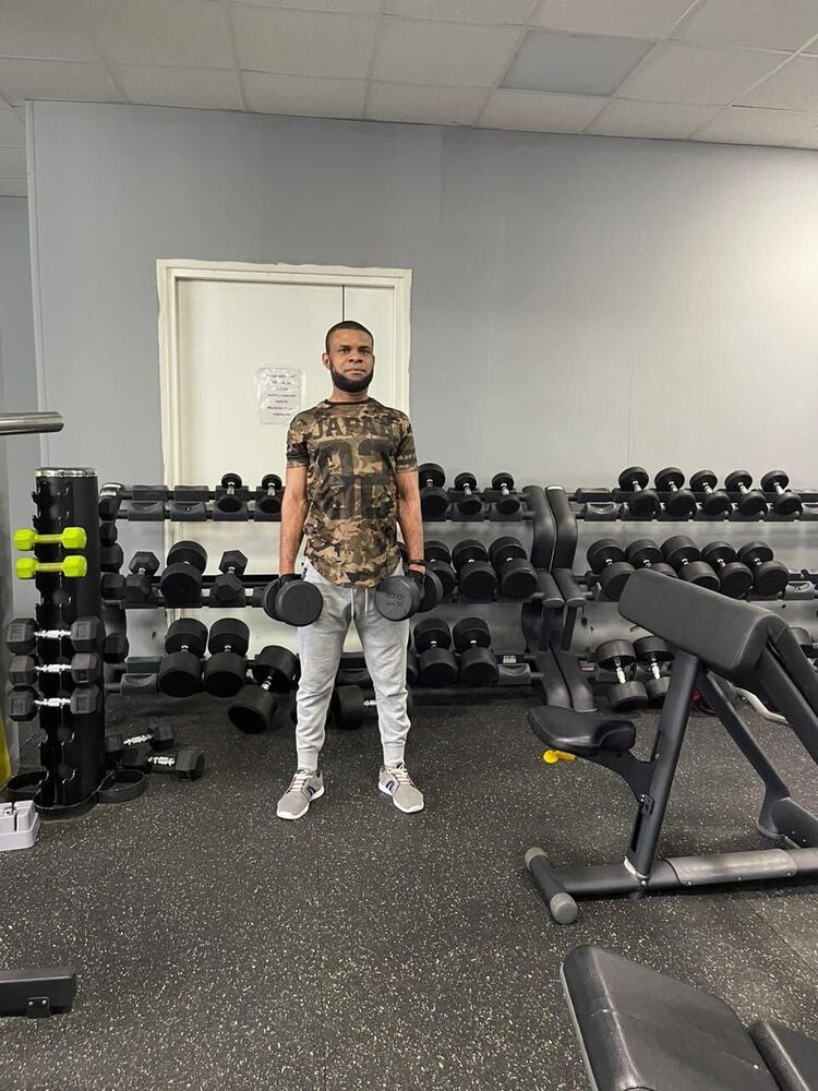  54492819  Prince, 40 ,    