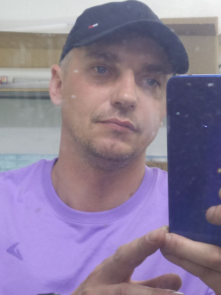  51645999  Antoni, 42 ,    