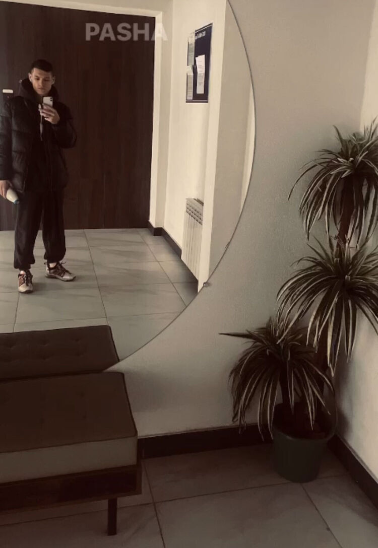  31374599  Anton, 30 ,    