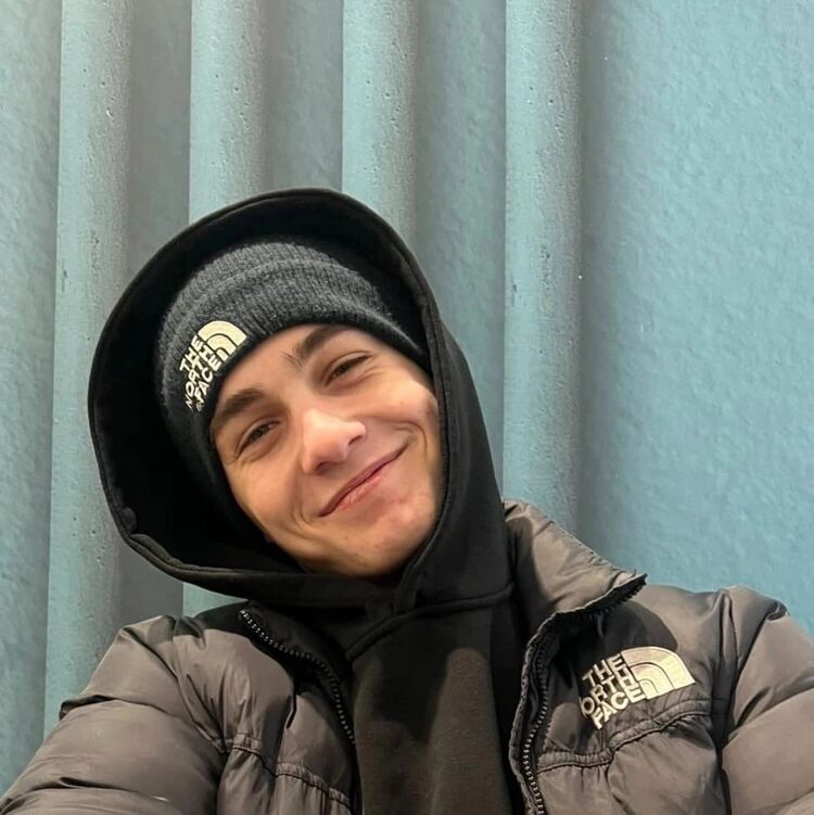  40674279  , 21 ,    -