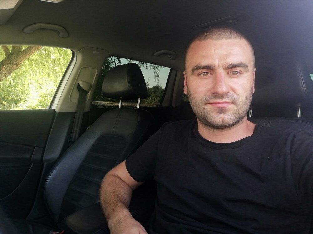  ,   Sergiu, 32 ,   ,   , c 