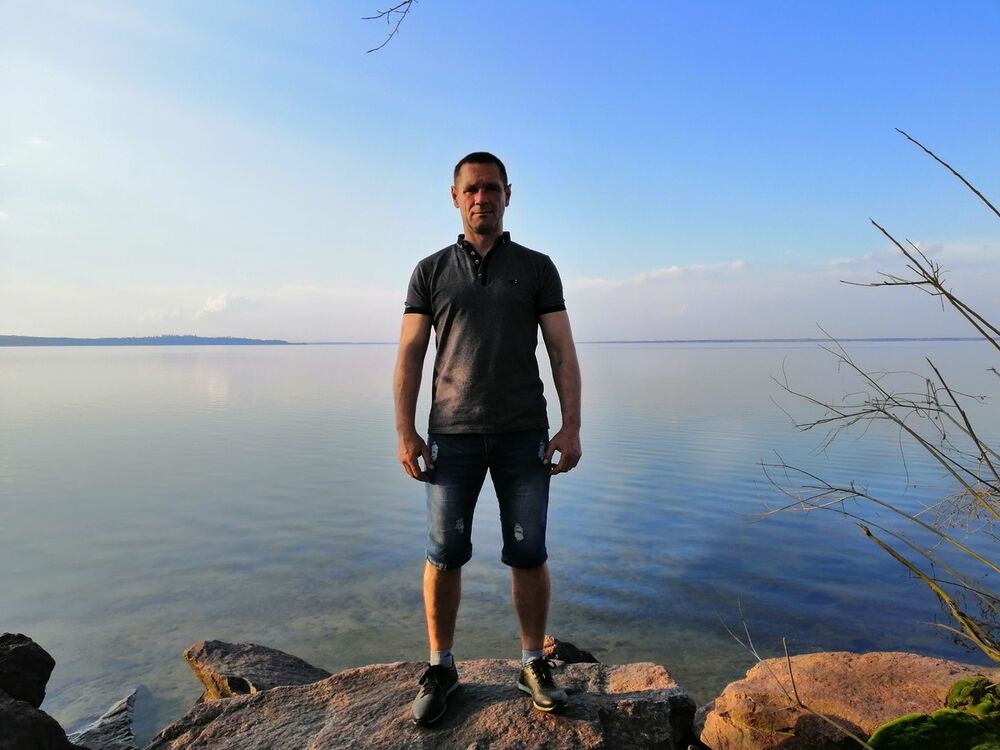  ,   Maksim, 49 ,   ,   , c , 