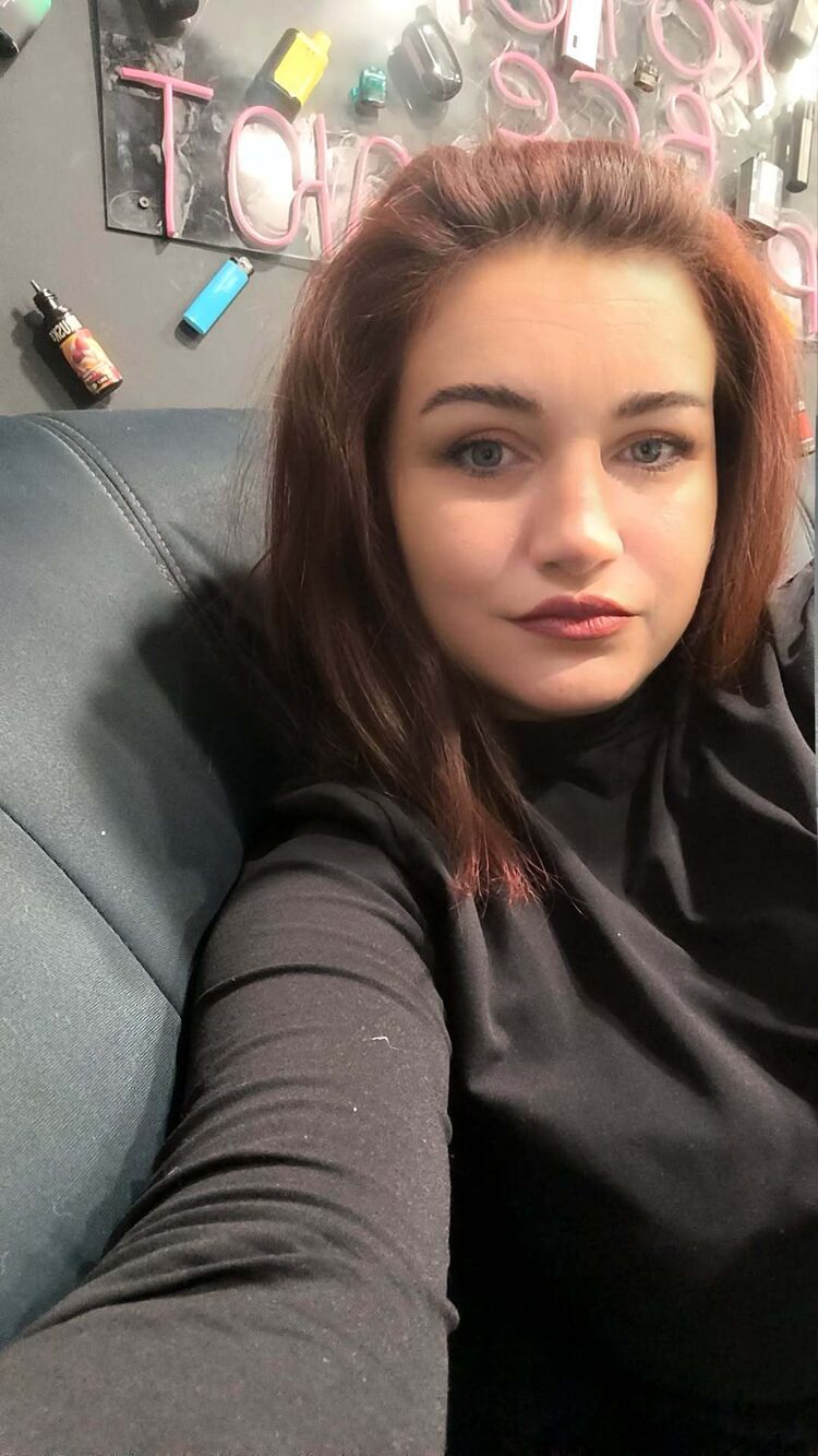  --,   Sofia, 33 ,   ,   