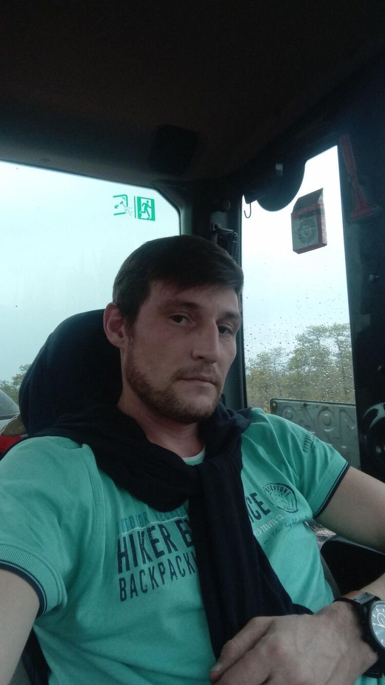  49549519  , 40 ,    