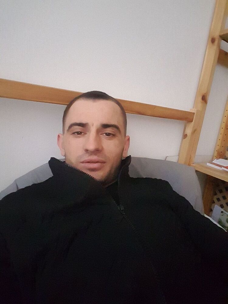  ,   Victor, 36 ,   c 