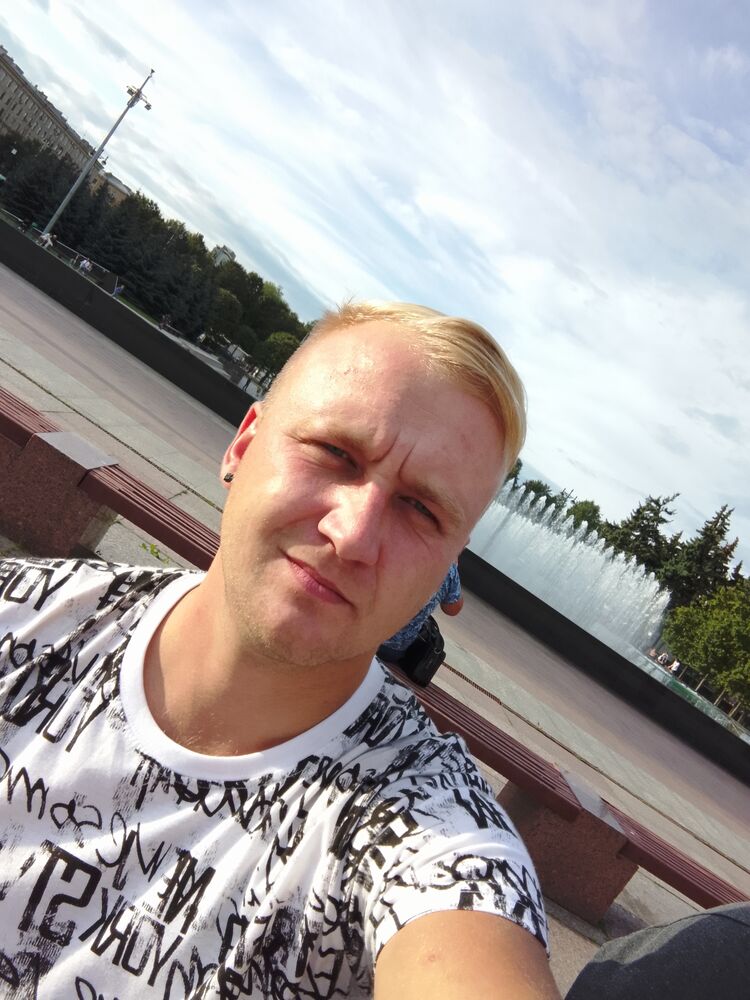  39730149  Vladislav, 27 ,    