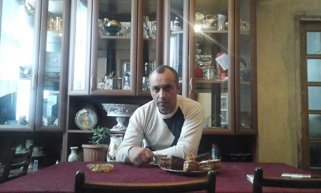  ,   Artyom, 49 ,   ,   , c 