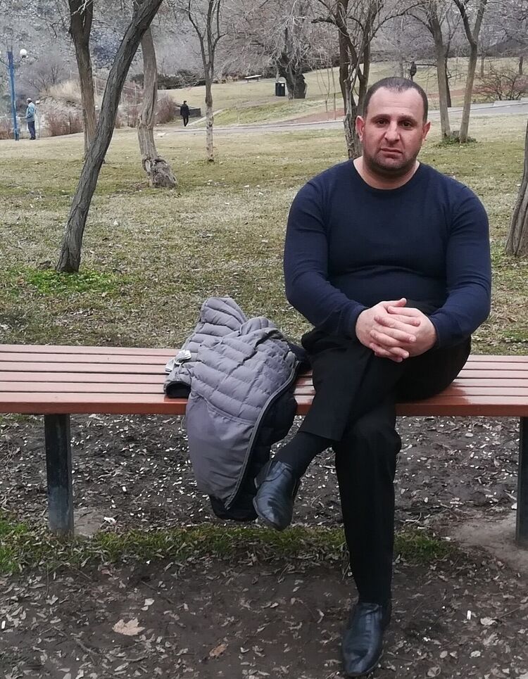  19192579  Armen, 45 ,    