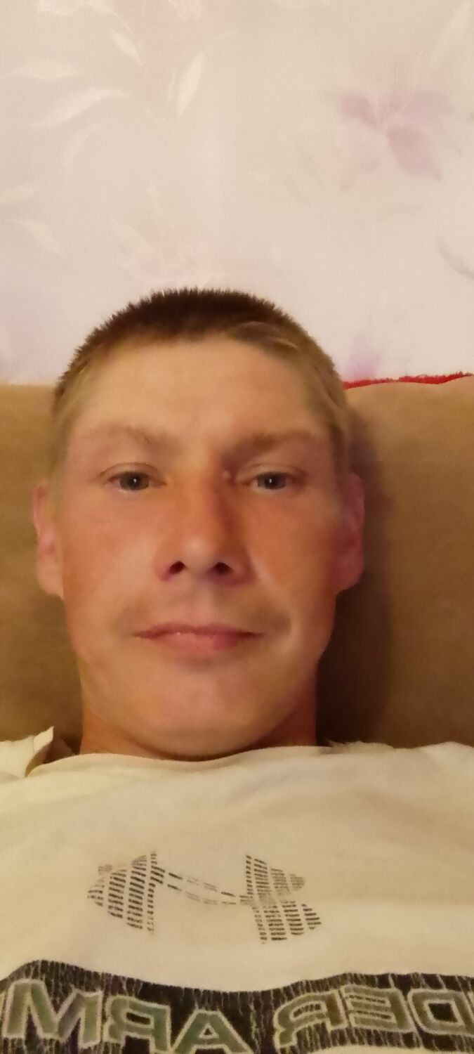  35949379  Valek, 34 ,    