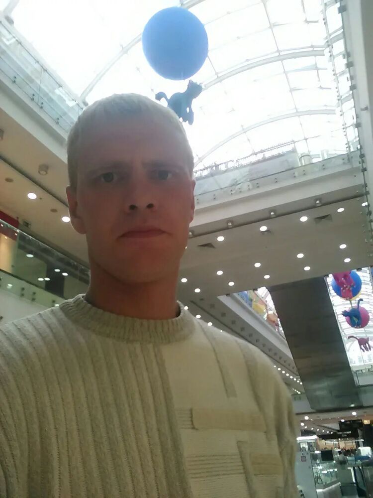  27061929  Alexander, 36 ,    