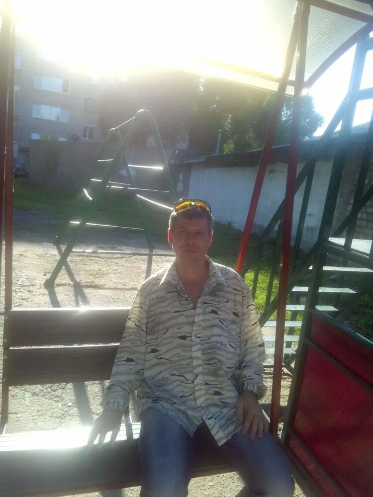 49493629  Roman, 46 ,    