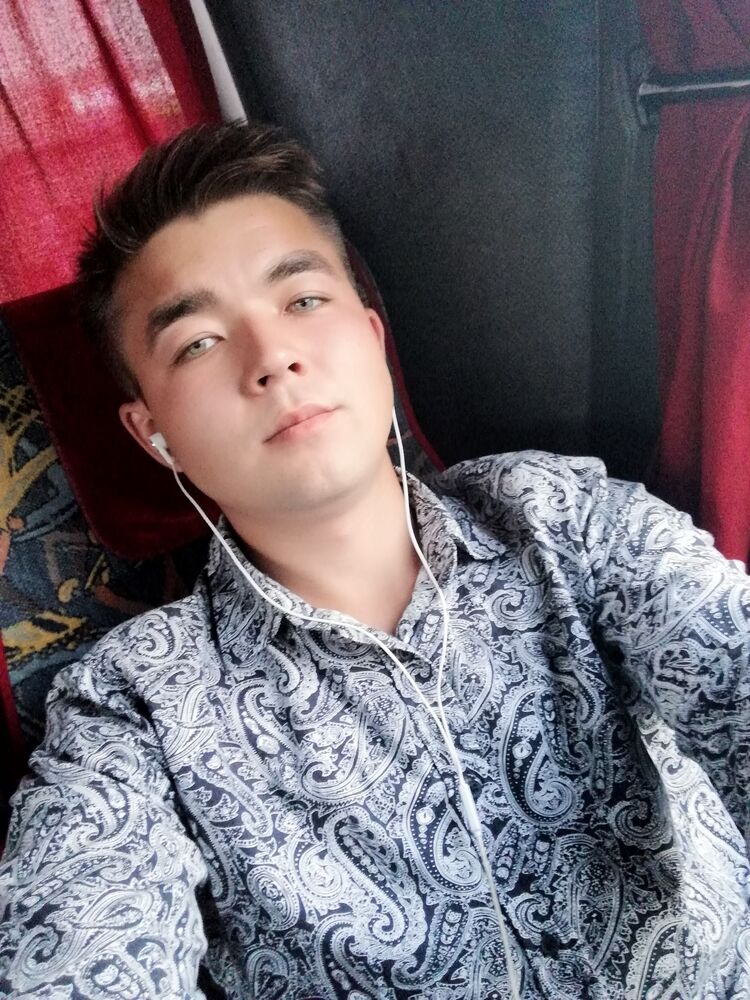  26209189  Lesha, 27 ,    