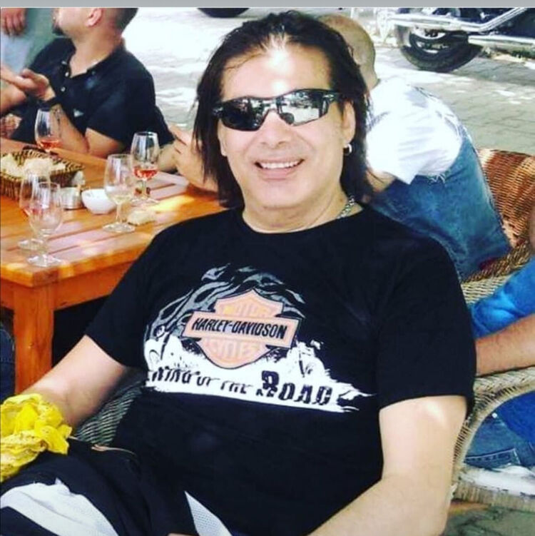  54093609  Ajlan, 49 ,    