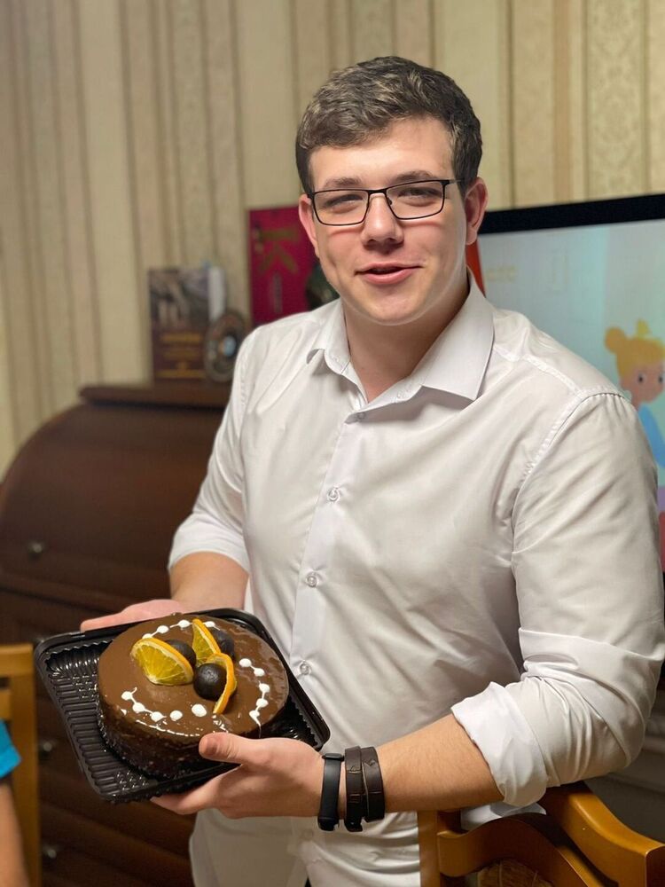  29518739  Vladimir, 24 ,    