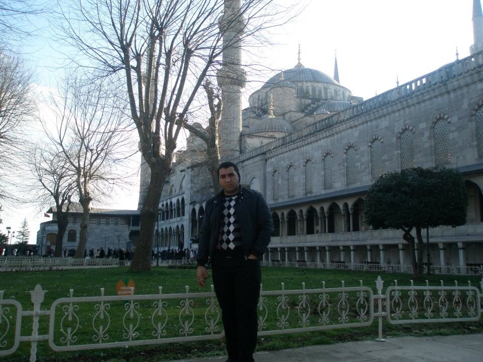  6718879  Teymur, 38 ,    