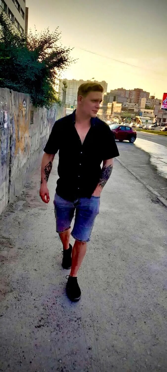  41248839  Artur, 30 ,    