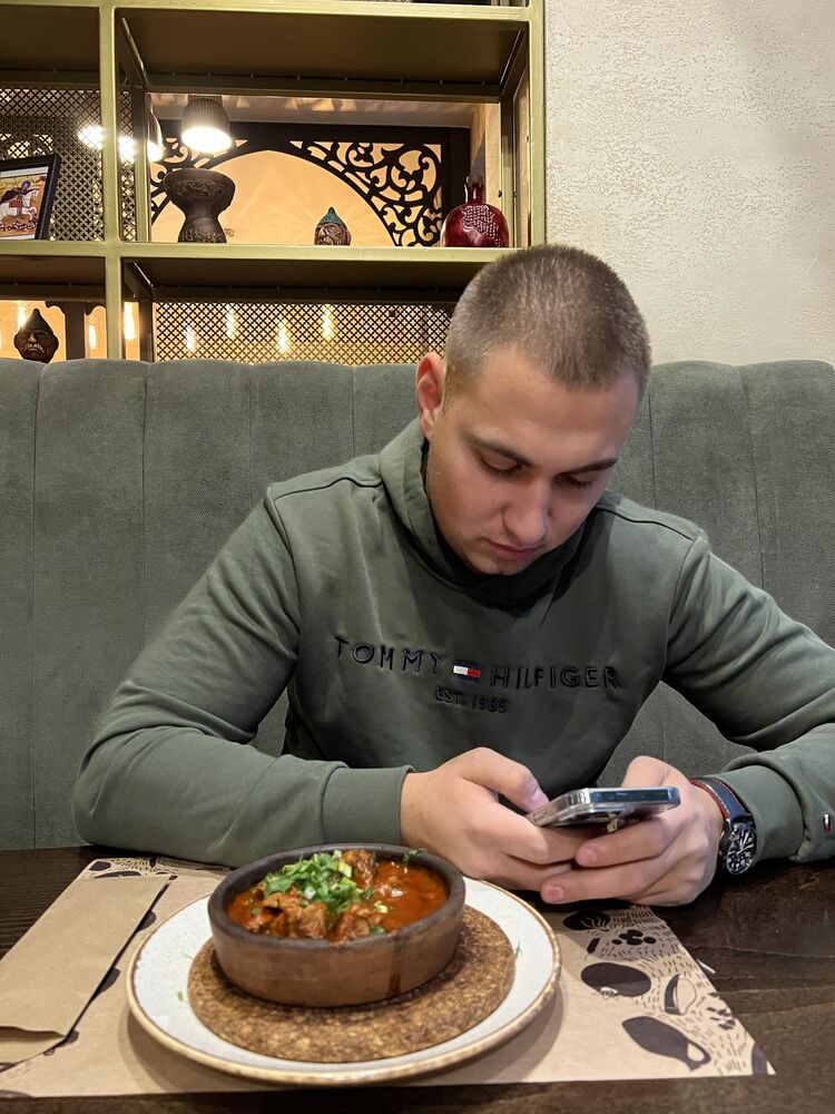  --,   Daniil, 27 ,   ,   , 