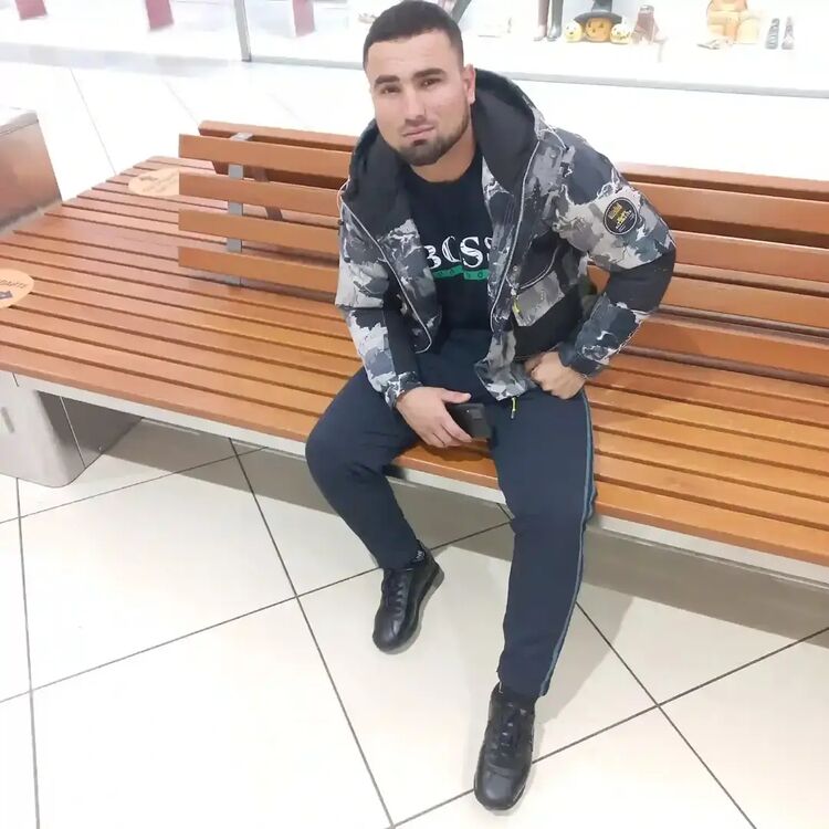  53225189  Mirzo, 32 ,    