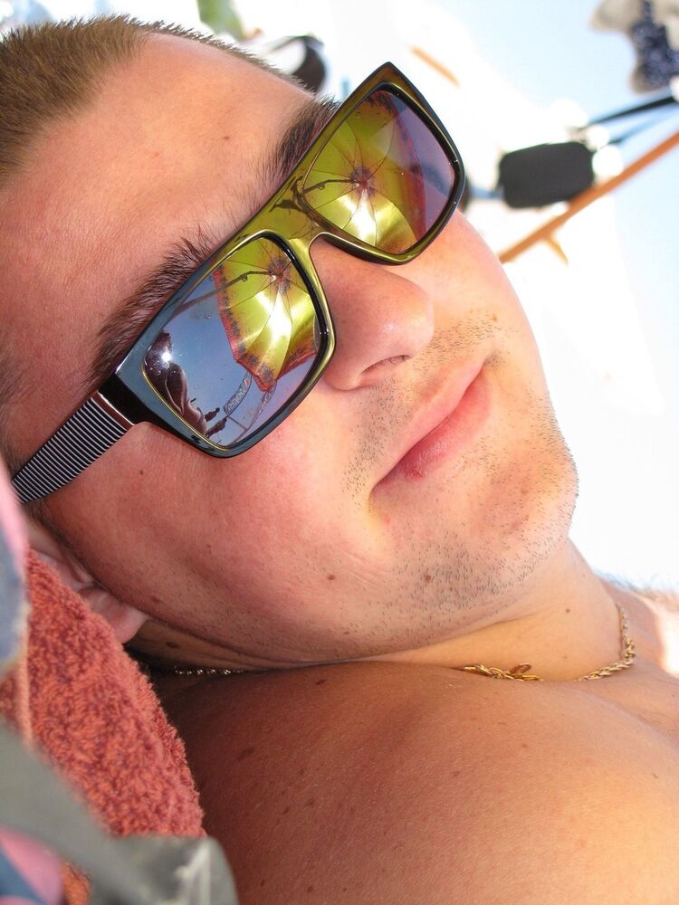  14866809  Andrey, 37 ,    