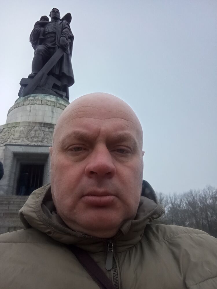  -,   Igor, 48 ,   ,   , c , 