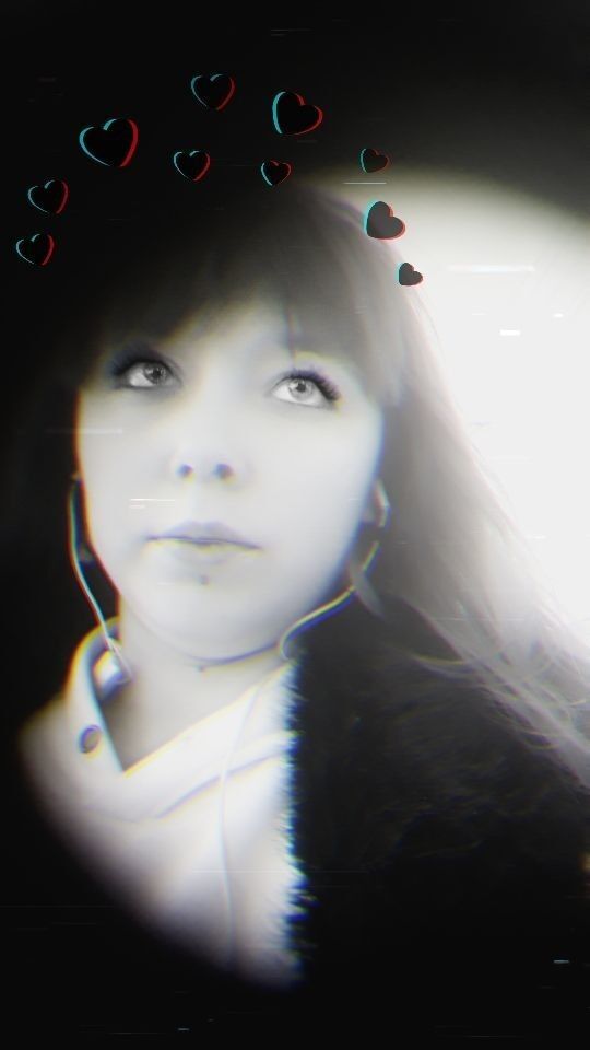  18114509  Elena, 25 ,    