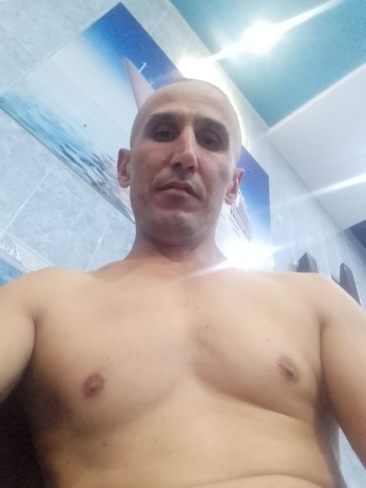  37648549  , 42 ,    